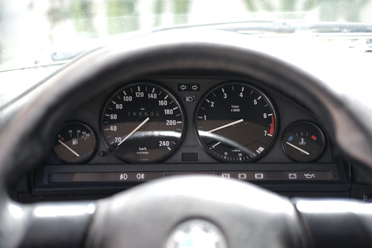 E30 individual gauge cluster knurled