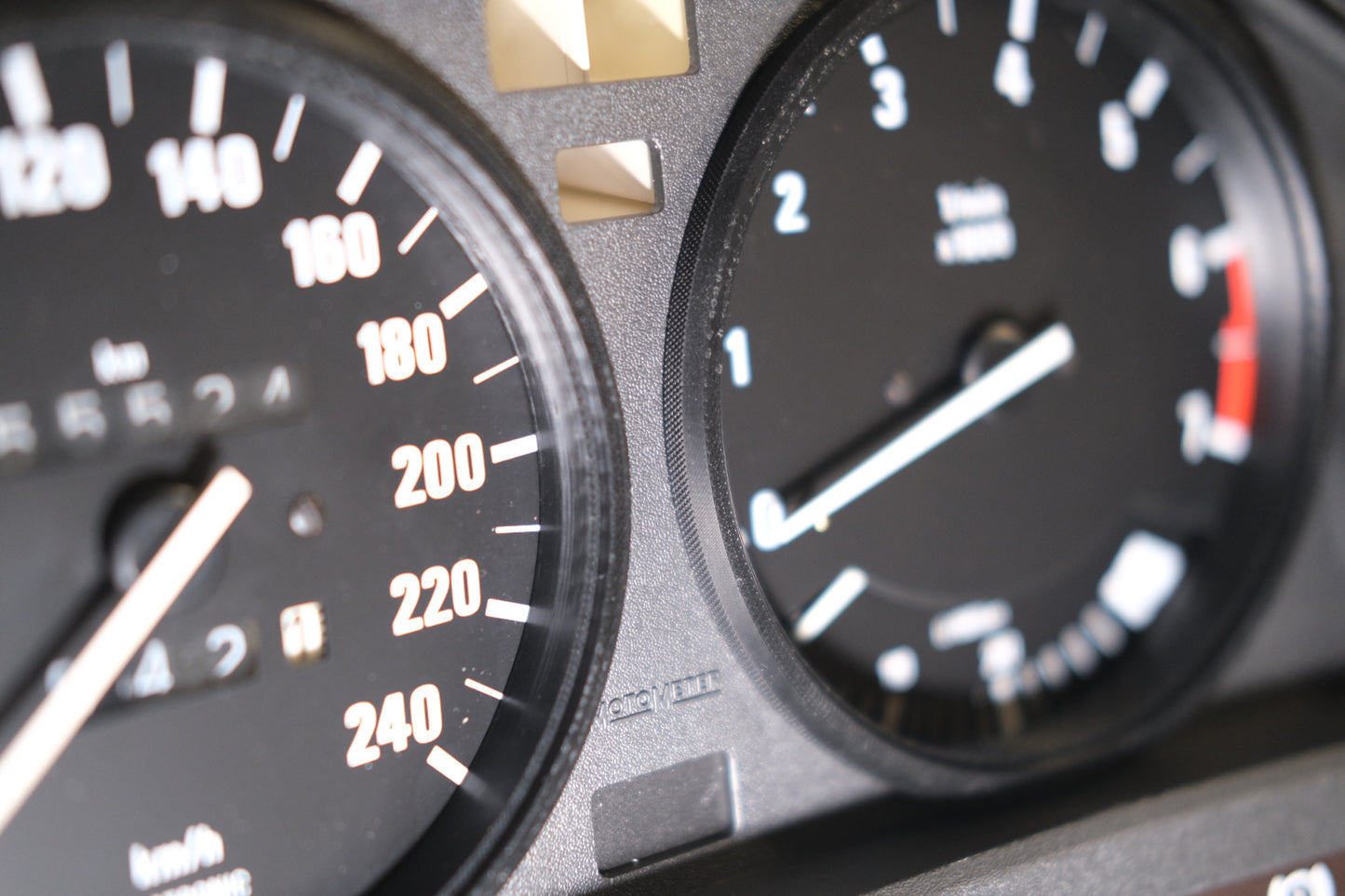 E30 individual gauge cluster knurled (0.6)