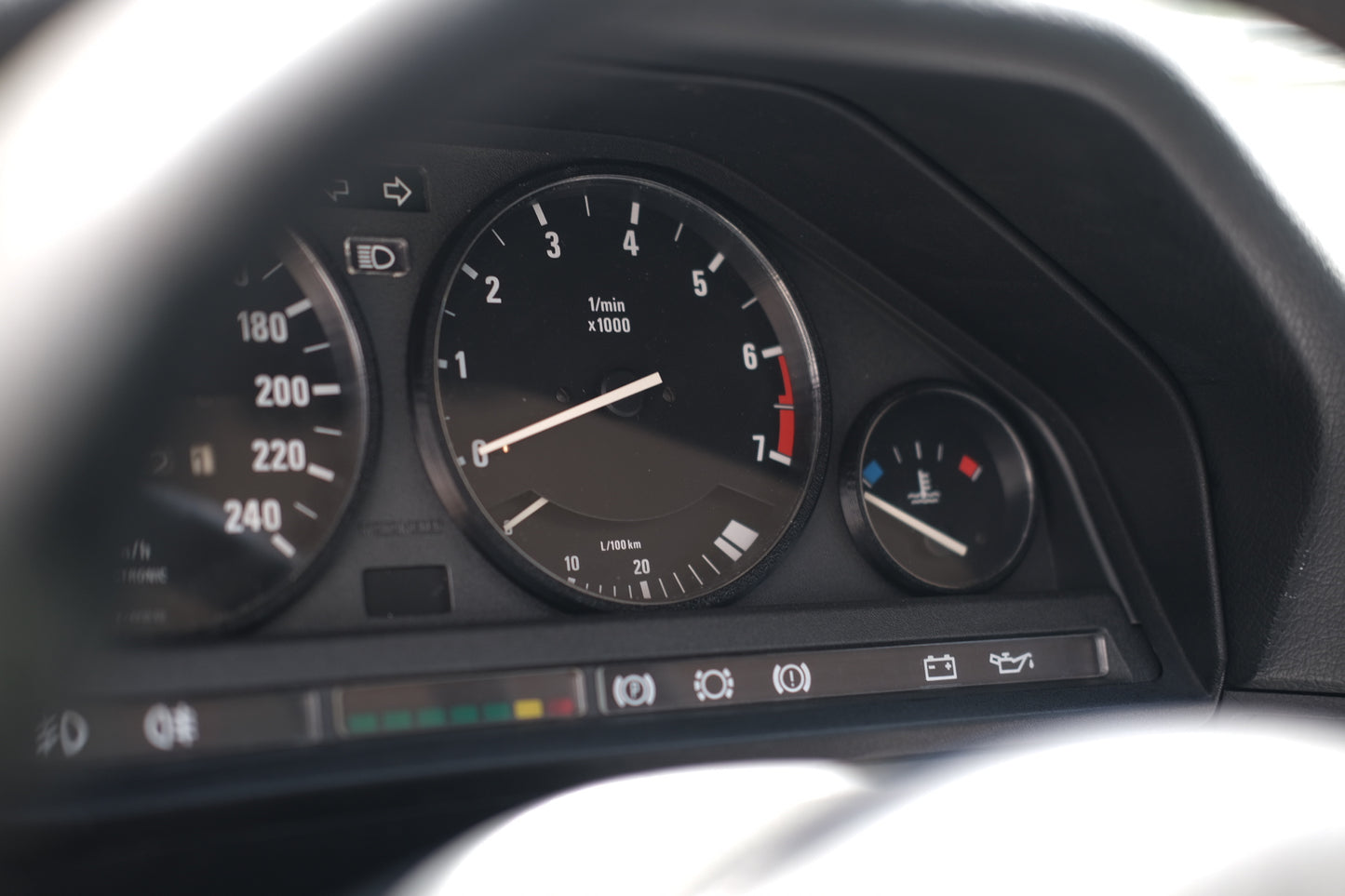 E30 individual gauge cluster