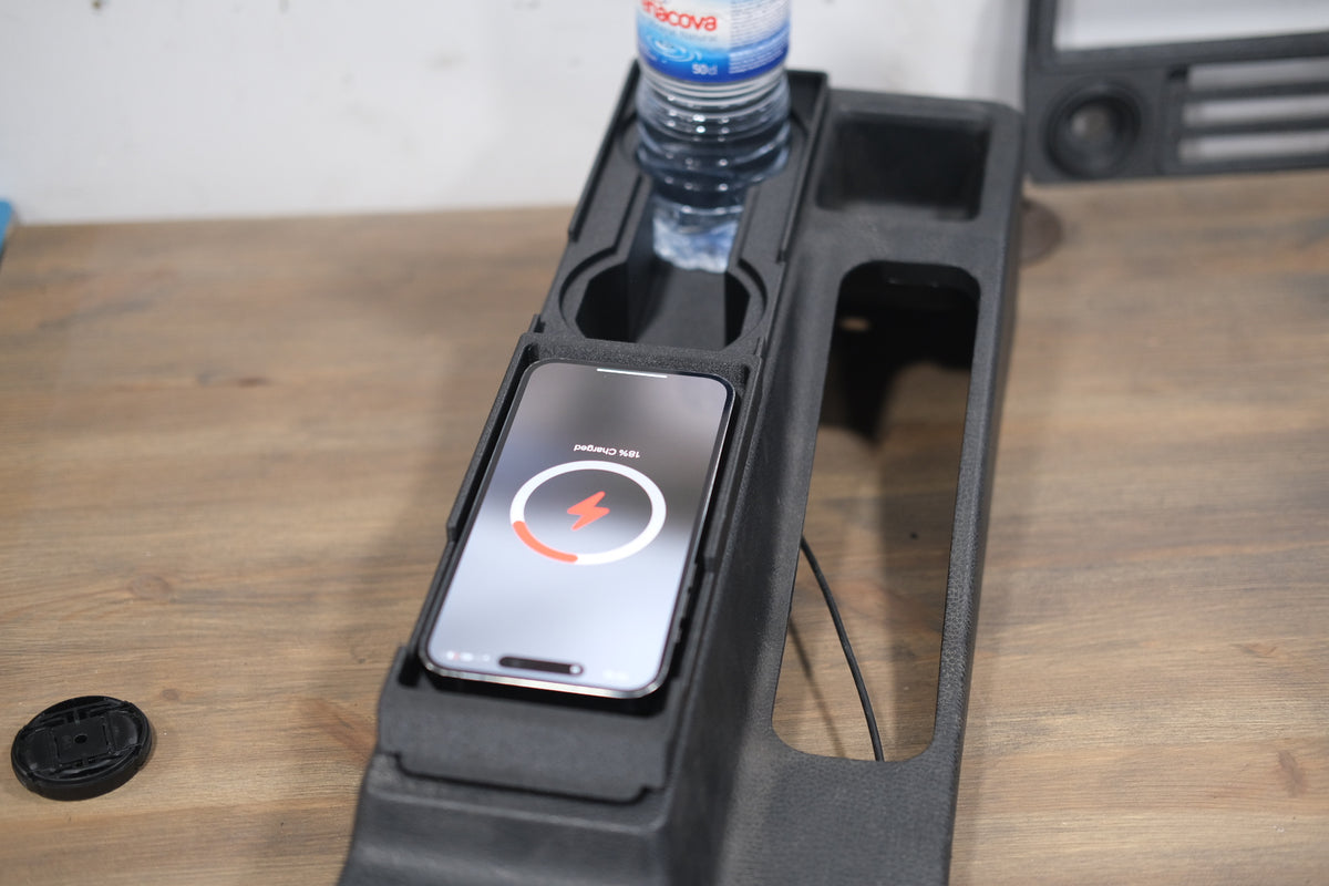 E36 compact centre console wireless charger