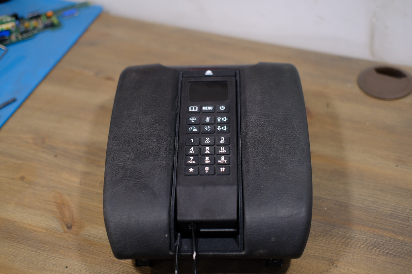 E38 Carphone Base