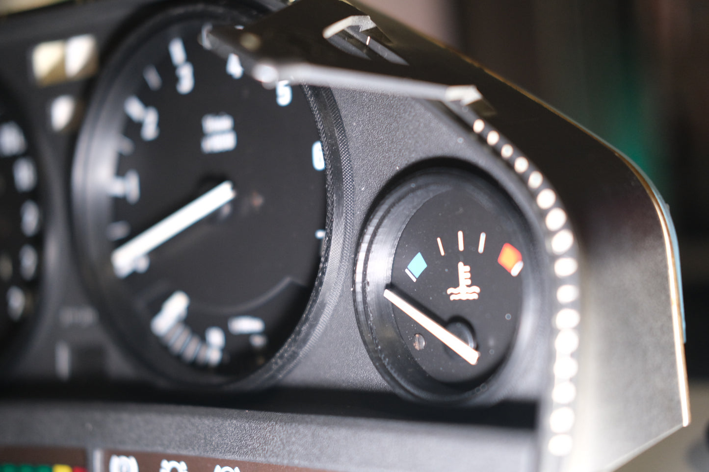 E30 individual gauge cluster knurled (0.6)