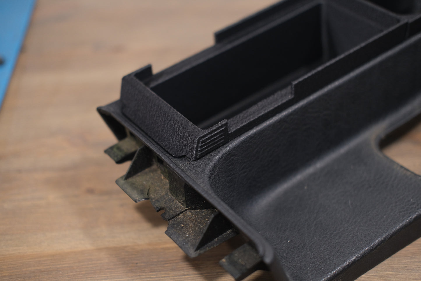 E36 centre console cupholders and tray reverse layout