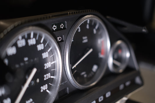 E30 individual gauge cluster knurled
