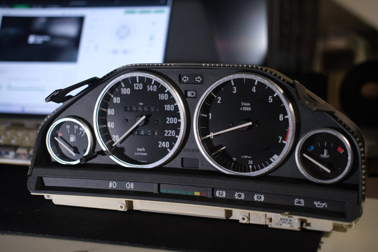 E30 individual gauge cluster knurled