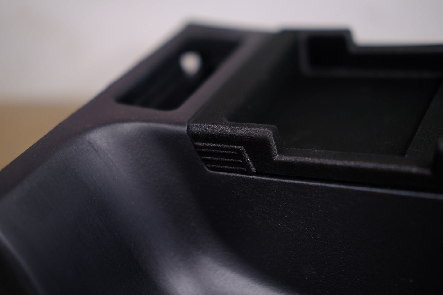 E46 wireless charger reverse layout