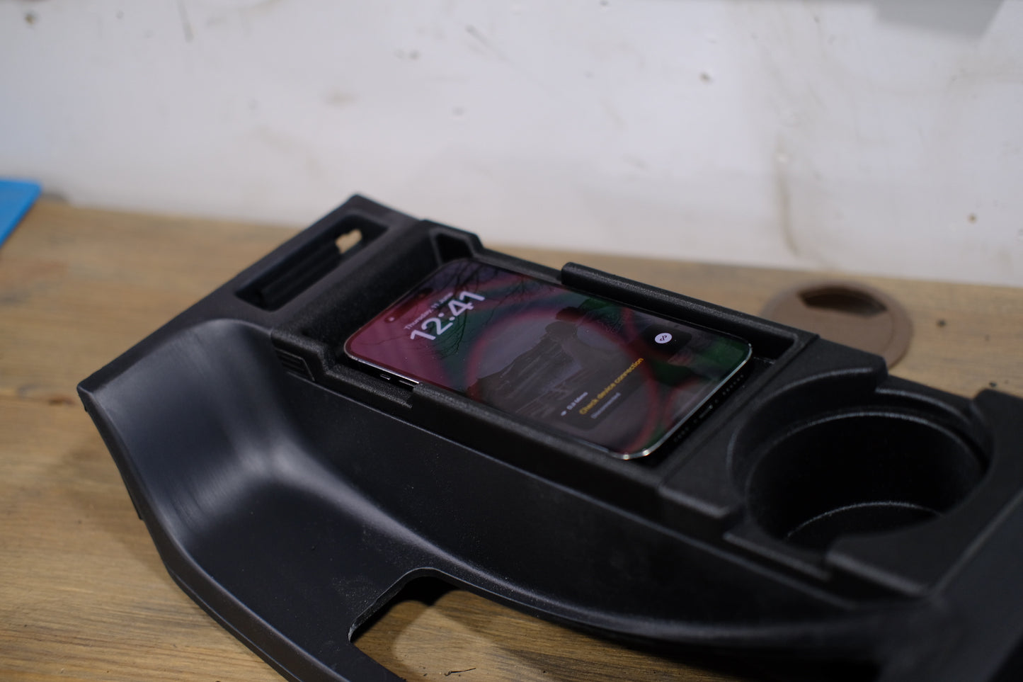 E46 wireless charger reverse layout